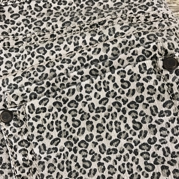 Lola Grey Leopard Print Shorts - Picture 4 of 4